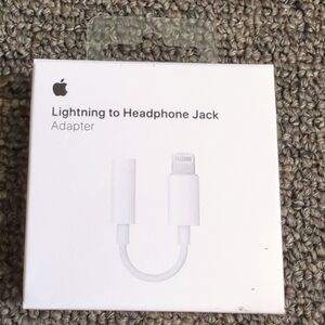 lightening to headphone jack iphone